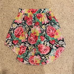 Excellent condition Material Girl Floral High Low Skirt size S